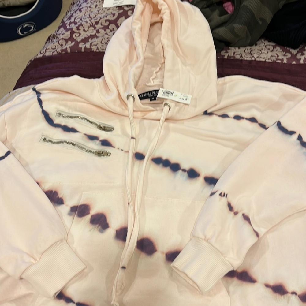 Xs cropped hoodie. Pink with purplish blue tie dye streaks. Zippers and pouch